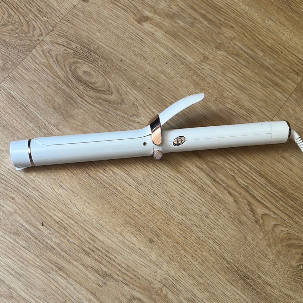 T3 White Curling Iron